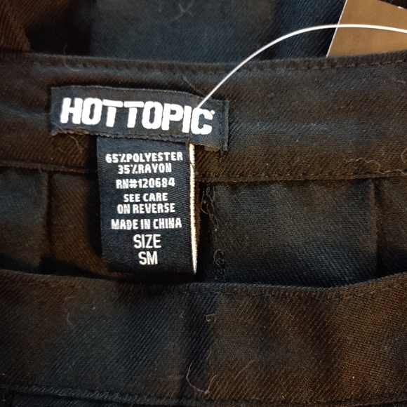 Hot Topic pleaded skirt - Picture 4 of 6